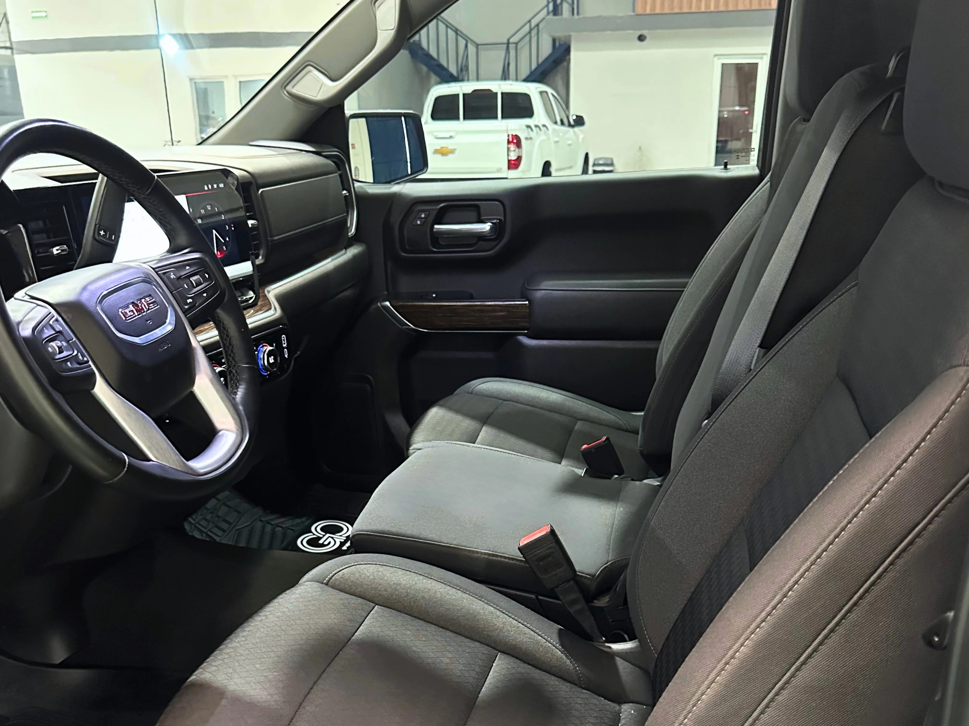 GMC Sierra SLE 4X4 2024